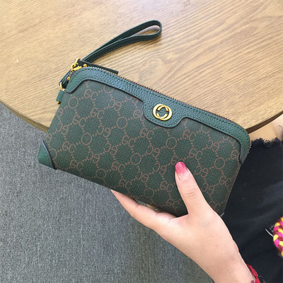 Μοντέρνο γυναικείο παορτοφόλι σε διάφορα χρώματα