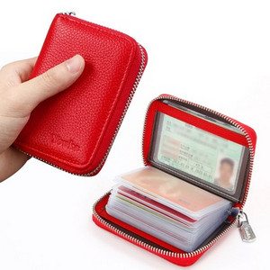 Πρακτικό ανδρικό πορτοφόλι σε διάφορα χρώματα