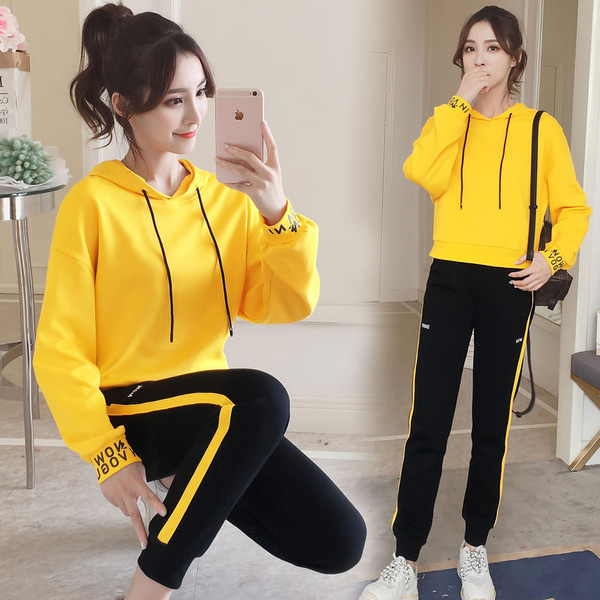 Γυναικείο αθλητικό σετ   σε ροζ και κίτρινο χρώμα