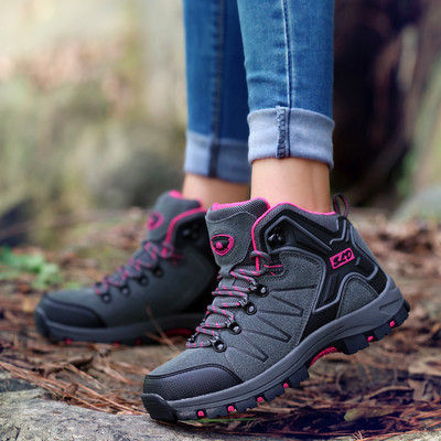 Ανδρικά και γυναικεία παπούτσια πεζοπορίας σε σκούρα και ανοιχτά χρώματα