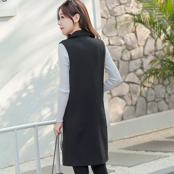 Κομψό γινεκείο γιλέκο  με μαύρο χρώμα