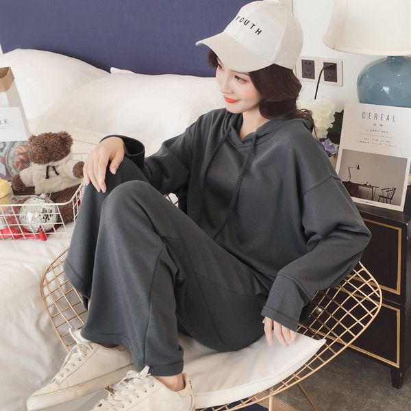 Γυναικείο αθλητικό σετ σε δύο χρώματα - ευρύ μοτίβο