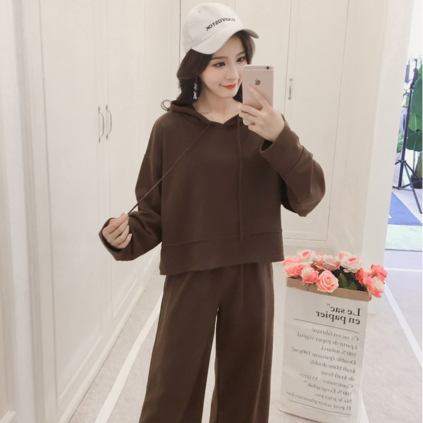 Γυναικείο αθλητικό σετ σε δύο χρώματα - ευρύ μοτίβο