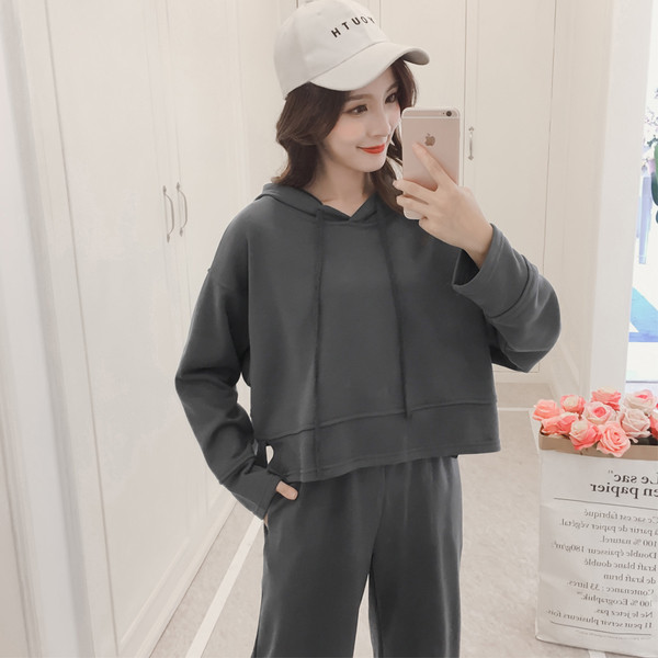 Γυναικείο αθλητικό σετ σε δύο χρώματα - ευρύ μοτίβο