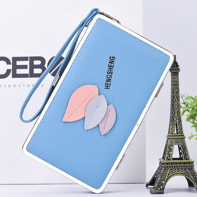 Γυναικείο πορτοφόλι με στοιχεία 3D σε διάφορα χρώματα