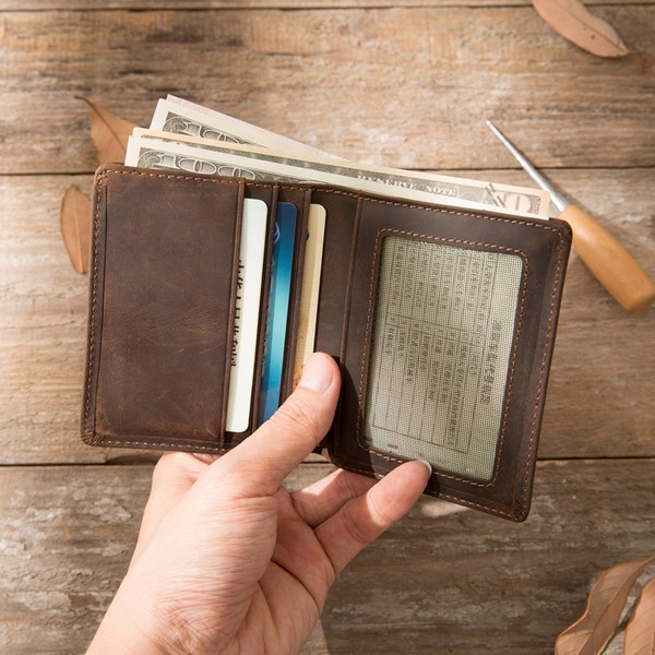 Δερμάτινο πορτοφόλι για άντρες σε δύο χρώματα