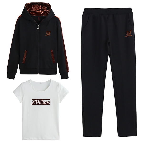 Γυναικεία αθλητικά σύνολα τριών τεμαχίων με κεντήματα σε διάφορα χρώματα