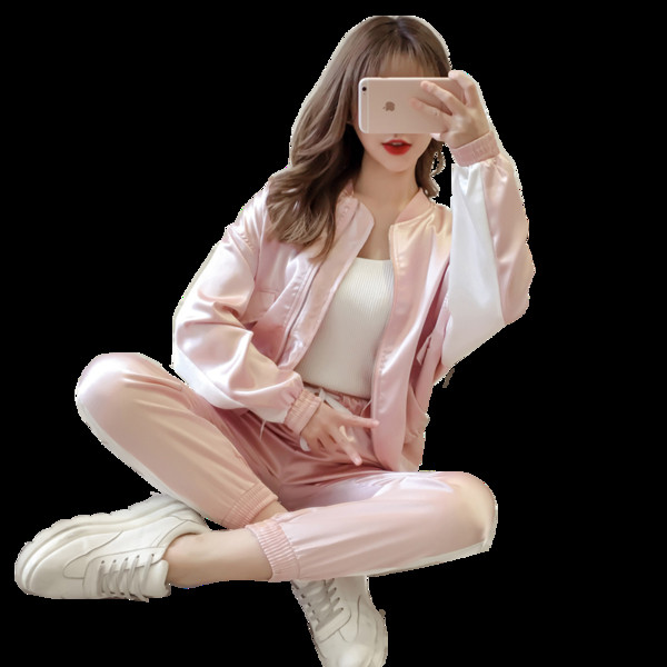 Γυναικεία αθλητικά σύνολα σε τρία χρώματα