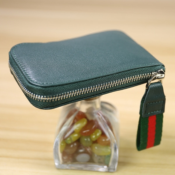 Малък мъжки кожен портфейл в няколко цвята