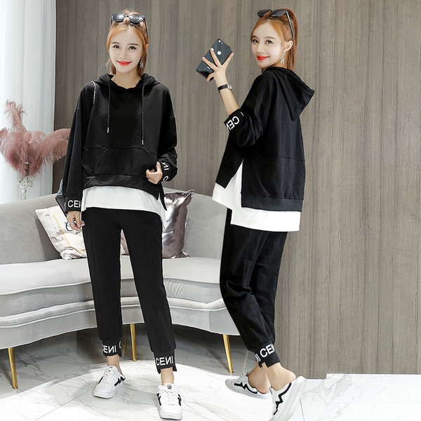 Γυναικεία αθλητικά σετ με μαύρες επιγραφές