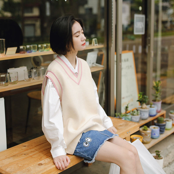 Κομψό γυναικείο γιλέκο σε τέσσερα χρώματα