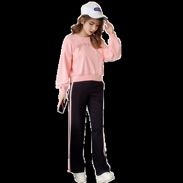 Γυναικεία αθλητικά σύνολα  σε διάφορα χρώματα