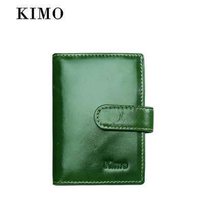 Γυναικείο πορτοφόλι σε πράσινο χρώμα κατάλληλο για τη καθημερινή ζωή