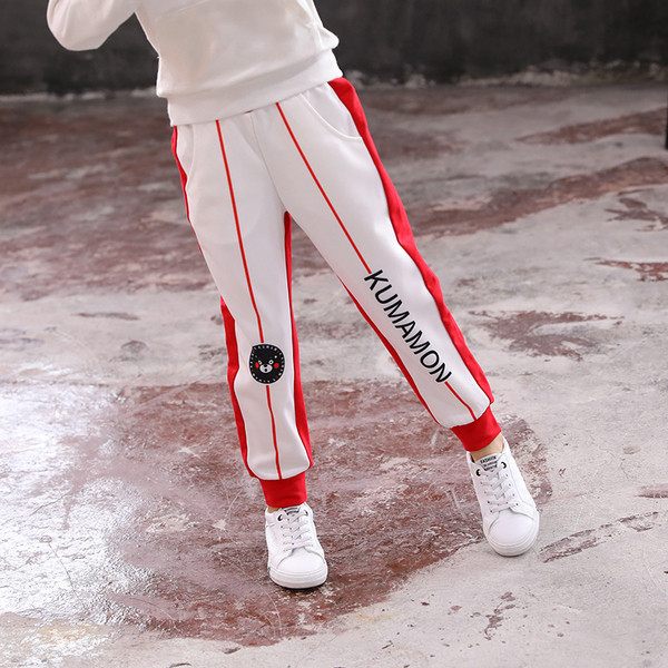 Παιδική φόρμα  σε ανοιχτό χρώμα με επιγραφή