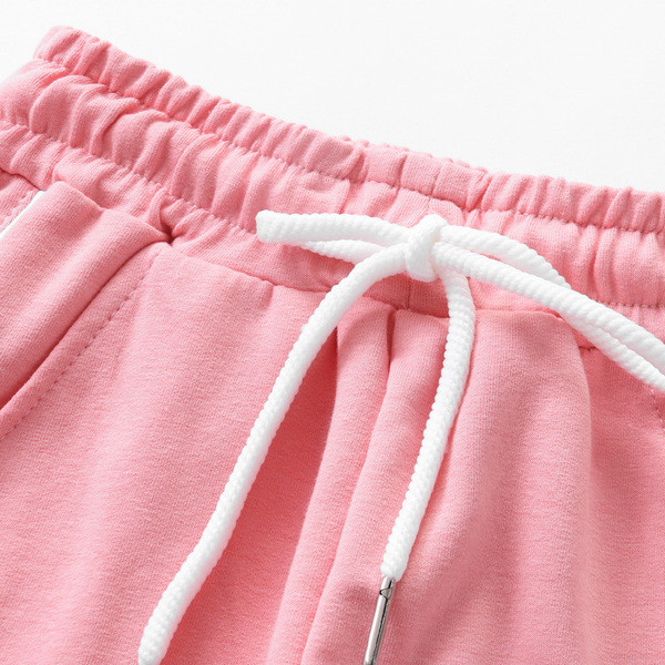 Παιδική φόρμα με κεντημένη επιγραφή σε τρία χρώματα