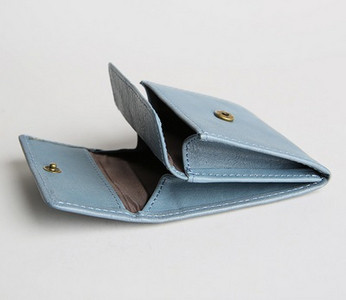 Πρακτικό ανδρικό πορτοφόλι σε διάφορα χρώματα