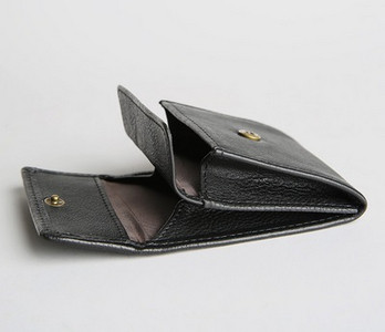 Πρακτικό ανδρικό πορτοφόλι σε διάφορα χρώματα