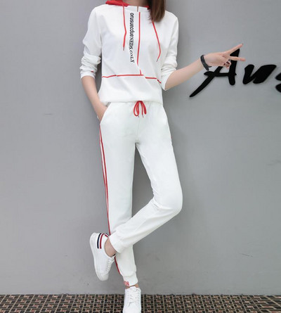 Αθλητικό γυναικείο σετ με επιγραφές δύο χρωμάτων