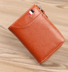 Απαλό ανδρικό πορτοφόλι σε δύο χρώματα - δύο μοντέλα