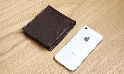 Καθημερινό δερμάτινο πορτοφόλι για άνδρες σε δύο χρώματα