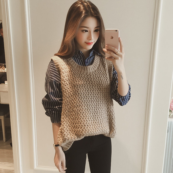 Vesta de dama moderna tricotata in mai multe culori