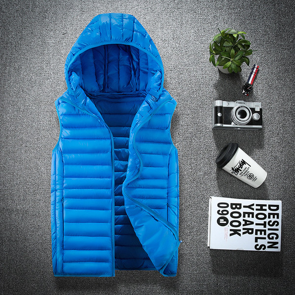 Ανδρικό γιλέκο με φερμουάρ και  κουκούλα σε διάφορα χρώματα