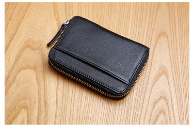 Καθημερινό δερμάτινο πορτοφόλι για άνδρες σε δύο χρώματα