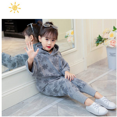 Детски модерен комплект - блуза с качулка и панталон в няколко модела