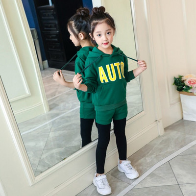 Детски модерен комплект - блуза с качулка и панталон в няколко модела