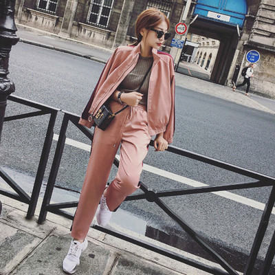 Γυναικείο σετ με δύο μέρη σε ροζ χρώμα