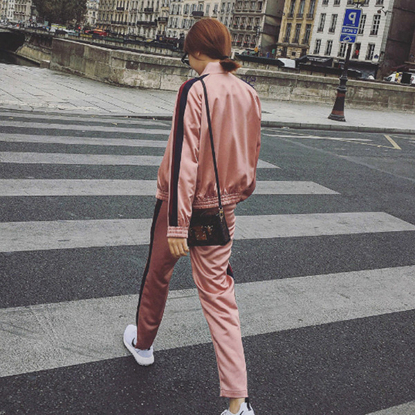 Γυναικείο σετ με δύο μέρη σε ροζ χρώμα