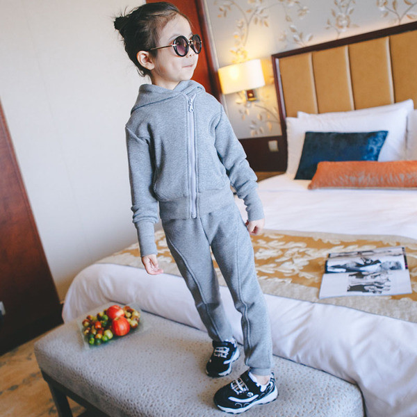 Set zilnic pentru copii - hanorac cu glugă și trening cu talie înaltă