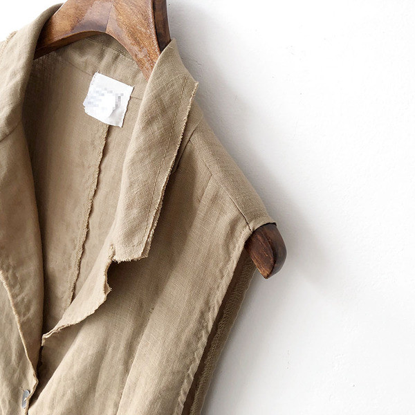 Καθημερινό γυναικείο γιλέκο με κουμπιά σε δύο χρώματα