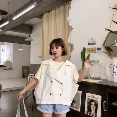 Καθημερινό γυναικείο γιλέκο με κουμπιά σε δύο χρώματα