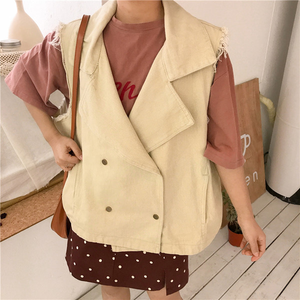 Καθημερινό γυναικείο γιλέκο με κουμπιά σε δύο χρώματα