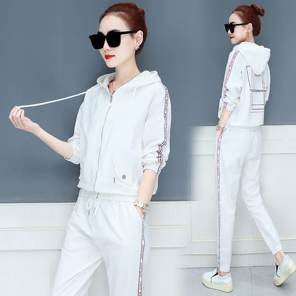 Γυναικείο αθλητικό σετ με εκτύπωση δύο χρωμάτων