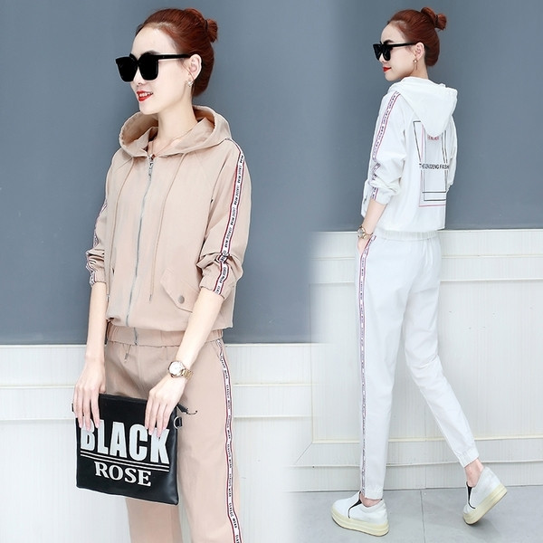 Γυναικείο αθλητικό σετ με εκτύπωση δύο χρωμάτων