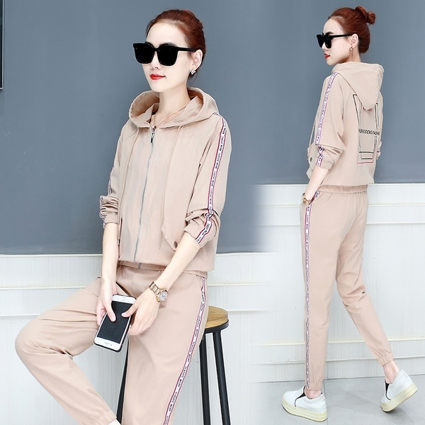 Γυναικείο αθλητικό σετ με εκτύπωση δύο χρωμάτων