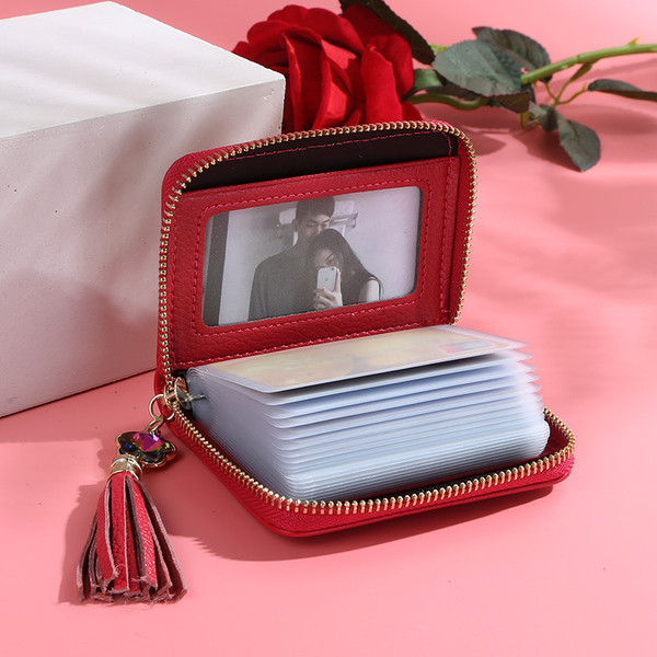 Női pénztárca több színben virágos motívummal