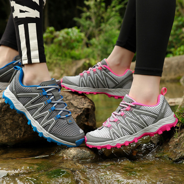 Υποδήματα ταξιδιού κατάλληλα για άνδρες και γυναίκες