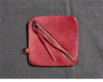 Καθημερινό δερμάτινο πορτοφόλι ανδρικό σε τετράγωνη μορφή