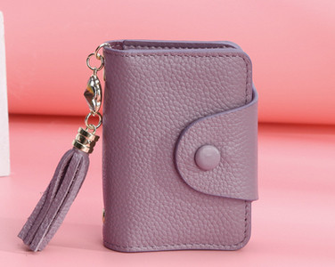 Γυναικείο χαρτοφυλάκιο εγγράφων σε διάφορα χρώματα με φούντα