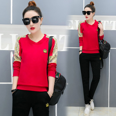 Γυναικείο σετ με κεντήματα σε διάφορα χρώματα