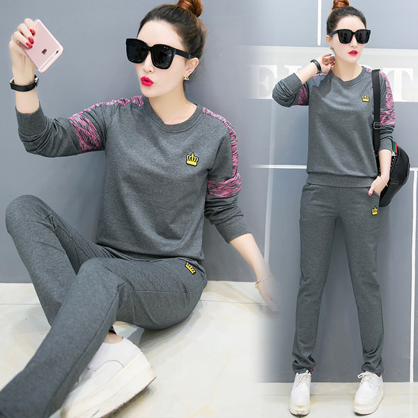 Γυναικείο σετ με κεντήματα σε διάφορα χρώματα