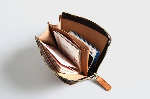 Portofel modern barbatesc din piele in doua culori