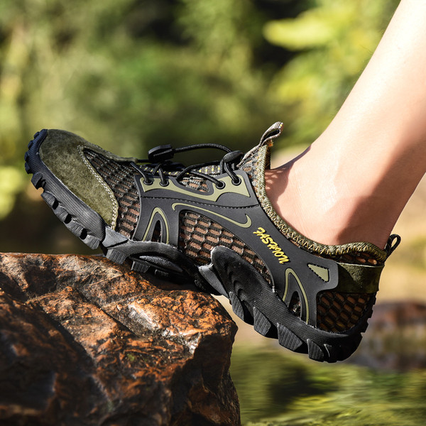 Ανδρικά αθλητικά παπούτσια κατάλληλα για πεζοπορία σε διάφορα χρώματα