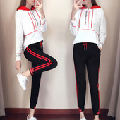 Αθλητικό γυναικείο σετ με κουκούλα και παντελόνι με κουκούλα - τρία χρώματα