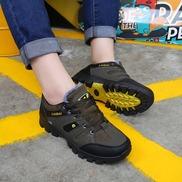 Pantofi sport pentru bărbați potriviti pentru drumeții