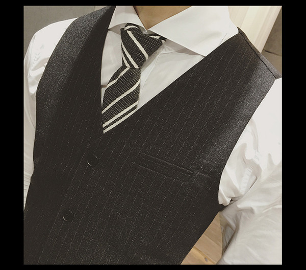 Vesta stilata pentru barbati in culori deschise si inchise in mai multe modele