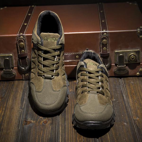 Ανδρικές μπότες πεζοπορίας με σκληρή σόλα